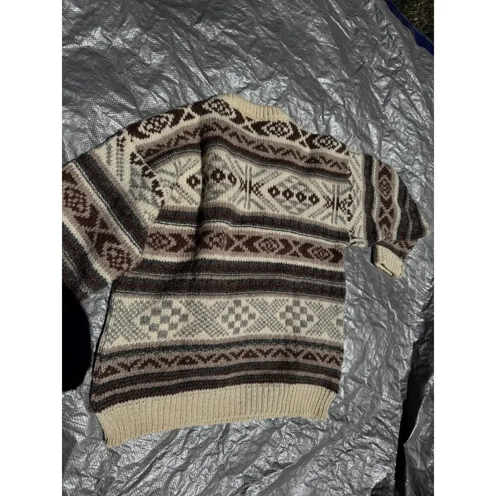 Vintage size medium 100% wool peterborough row Bloomingdale’s sweater